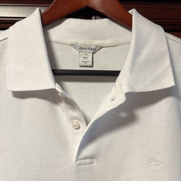 Like New Calvin Klein Snow White Stretch Golf Activewear Polo Comfortable Fabric - Picture 2 of 8